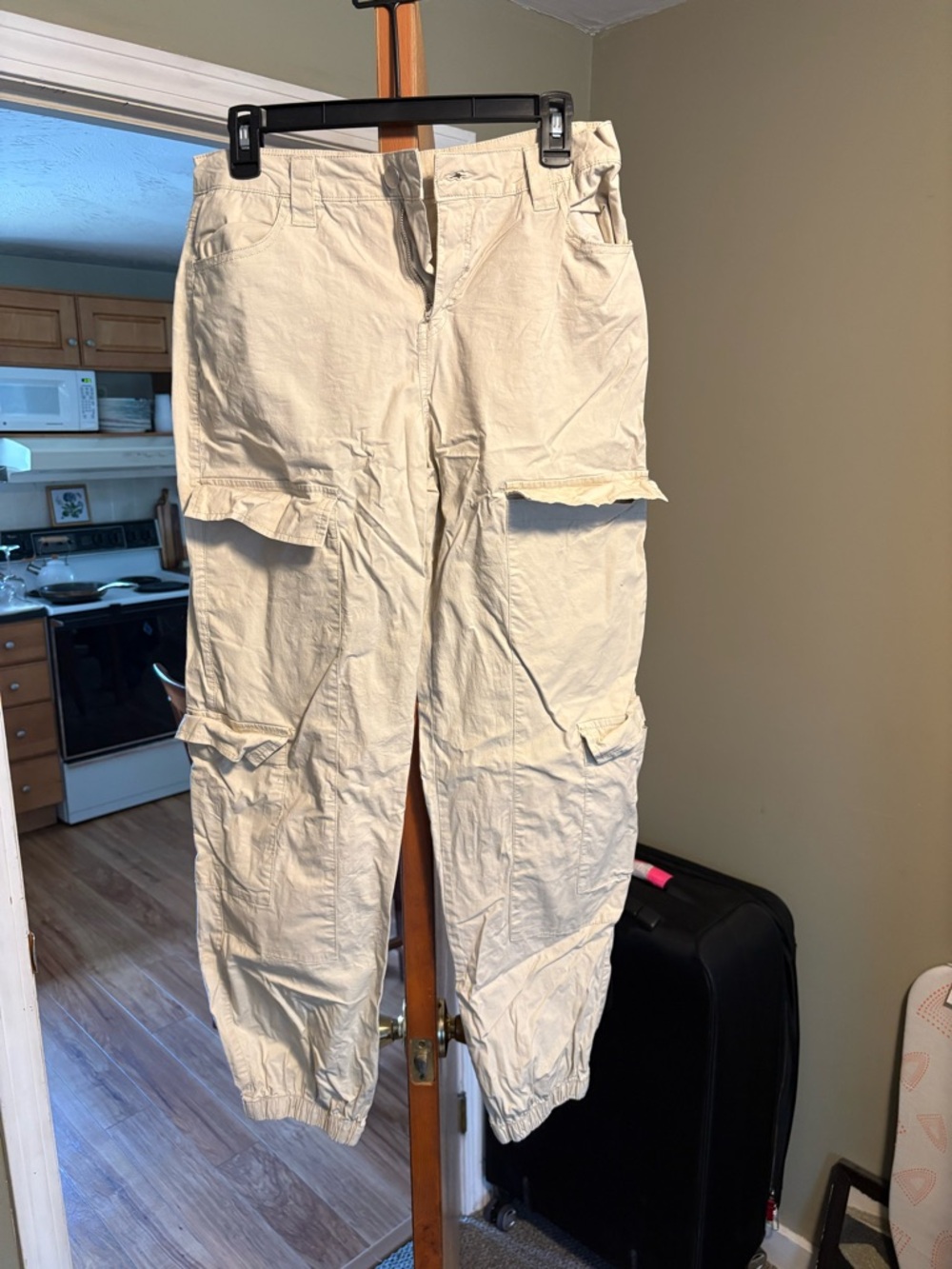 Women's Cream Cargo Jogger Pants - Versatile Casual Style